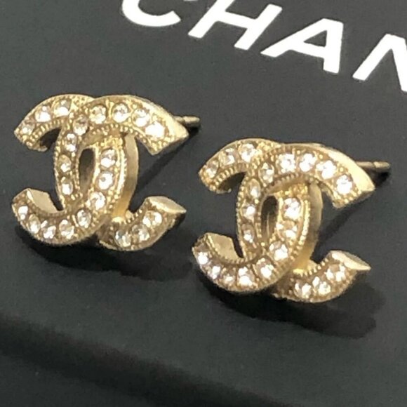 CHANEL CC Logos Rhinestone Stud Earrings Gold Tone F16V Auth w/Box #8250 - Picture 5 of 10